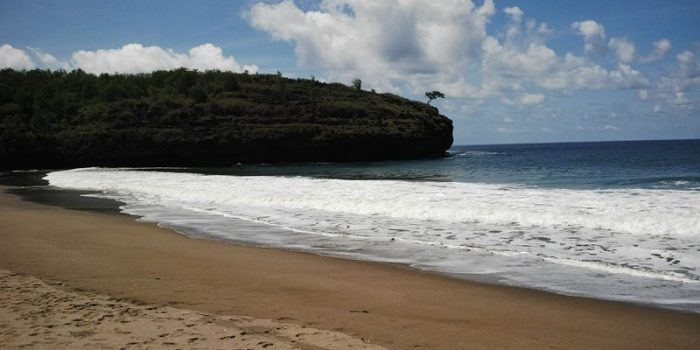 Pantai Ngiroboyo yang alami (Dok.Pacitanku)