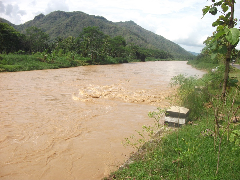 Debit Sungai Grindulu Naik (Dok. Pacitanku)