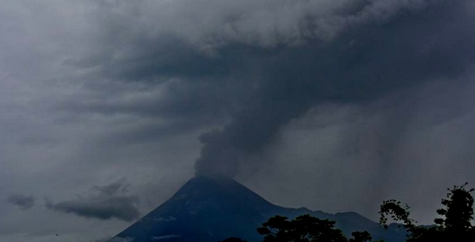 erupsi merapi Maret 2014. (Foto : mountmerapi.net)