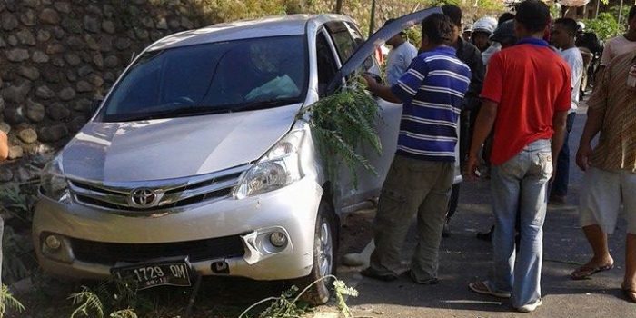 Kecelakaan mobil di Borang, Arjosari. (Foto : Imam Yudhistira)