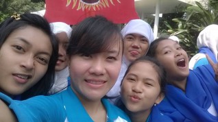 Gaya selfie para penari Pacitan Bumi Kaloka. (Foto : Criza Ari Suseno)