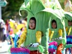 Peserta jagung nampak kelihatan unik di lomba sepeda hias. (Foto : Doc. Info Pacitan)