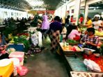 Suasana Proses Jual beli di Pasar Minulyo