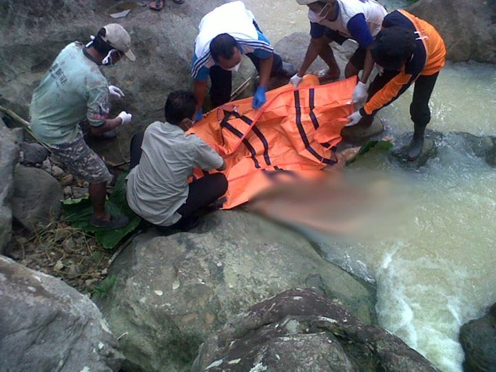 Penemuan Mayat di Sungai Juruk Kemuning. (Foto : Tobears)