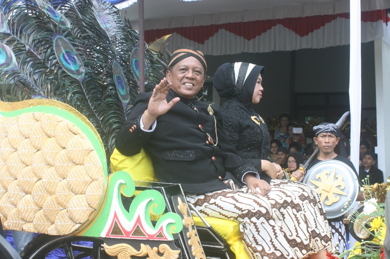 Prosesi kirab budaya di Pendopo Kabupaten. (Dok. Pacitanku)