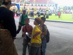 Para wartawan cilik saat meliput acara Hajatan ke 270 Pacitan. (Foto : Fajar/MFBPP003)