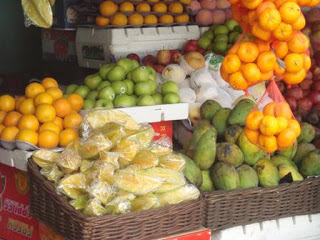 kios buah di pacitan. (Foto : IST)