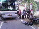 Kecelakaan di jalan obyek wisata Goa Gong, tadi siang. (Foto: Eko)