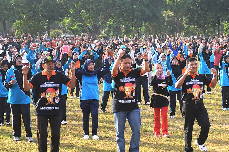 Senam Bersama menyemarakkan sosialisasi Pilkada KPU Pacitan. (Foto: Pekathik Kadipaten)