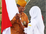 SBY mengenakan baju veteran mengikuti syukuran kemerdekaan di Monumen Jenderal Soedirman Nawangan. (Foto: Ani Yudhoyono/Instagram)