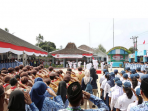 Suasana upacara HUT ke 70 RI di Kecamatan Nawangan. (Foto: Ani Yudhoyono/Instagram)