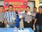 Press Release penangkapan ABK yang kedapatan memakai sabu di Tamperan, Rabu (26/8). (Foto: Bc)