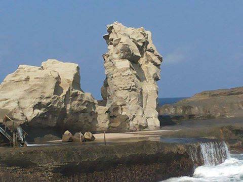 Gambaran utuh karang mirip Sphinx van Java. (Foto: Dok Pacitanku)