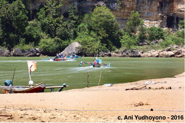 Ani Yudhoyono Kagumi Pantai Pancer dan Sungai Grindulu. (Foto: Ani Yudhoyono)