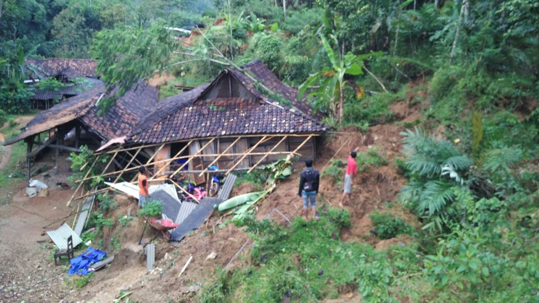 Bangunan rumah milik warga di Desa Kalikuning. (Foto: Bambang El Pacitano)