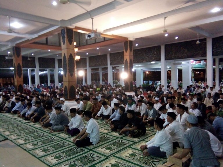 Pesan Duri Ashari untuk Masyarakat Pacitan Pesan Duri Ashari untuk Masyarakat Pacitan