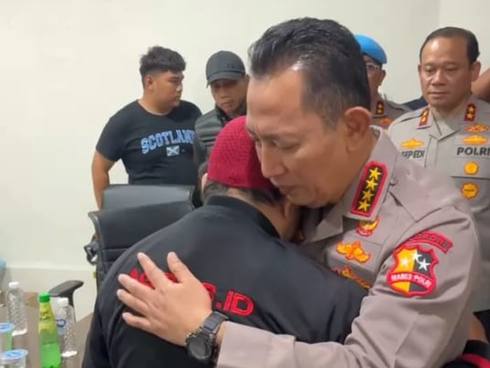 Yigit zotni sorishga majbur Yigit zotni sorishga majbur