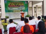 Kepala Cabang Dinas Pendidikan (Kacabdin) Jatim Wilayah Pacitan, Sasmito Pribadi, memberikan sambutan dalam pembukaan Edu Fair 2026 atau Pameran Pendidikan yang digelar MGBK SMK Kabupaten Pacitan
