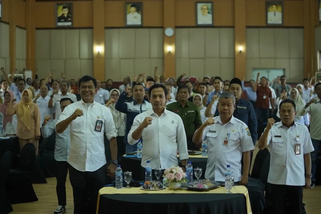 Sekda Pacitan Heru Wiwoho bersama jajaran perangkat daerah dalam Forum Konsultasi Publik penyusunan RKPD 2027 di Gedung Karya Darma.