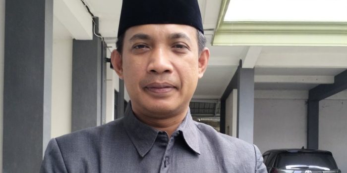 Ketua DPRD Pacitan Arif Setia Budi saat berfoto jelang paripurna