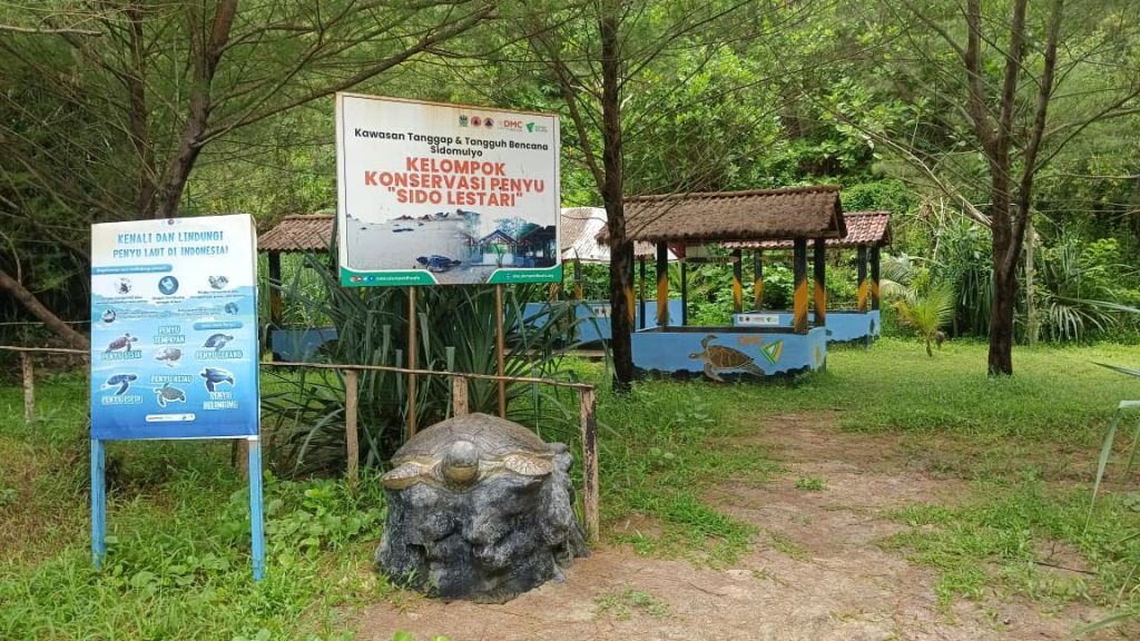 Fasilitas penetasan telur penyu yang aman dari predator di kawasan konservasi Pantai Soge, tempat warga dan pengelola merawat telur hingga menjadi tukik.