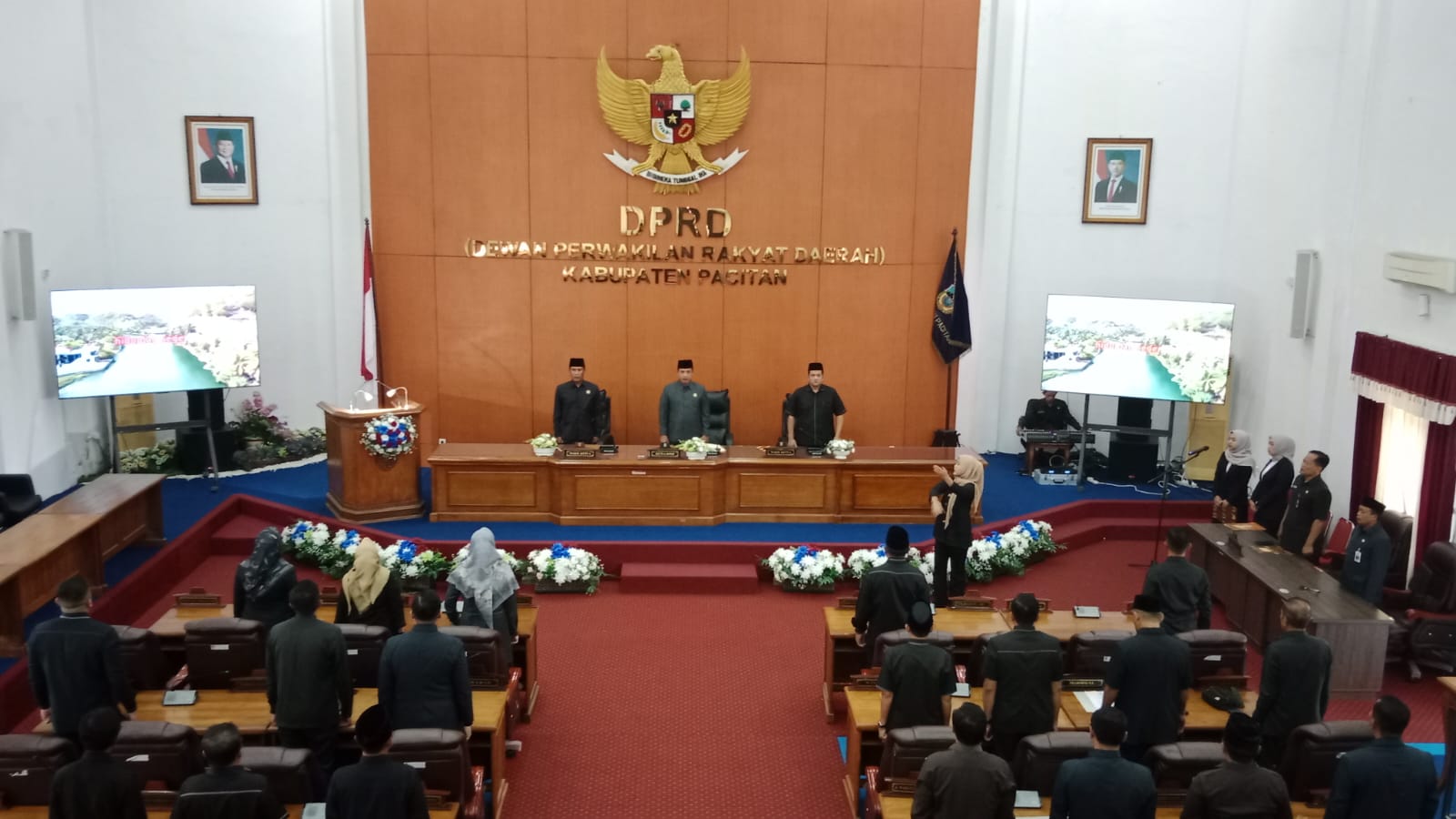 Suasana Rapat Paripurna Internal DPRD Kabupaten Pacitan yang merangkum hasil reses terkait keluhan infrastruktur jalan warga.