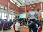 Suasana final turnamen E-Sports antar desa di Gedung Karya Darma Pacitan dalam rangka HUT ke-281.