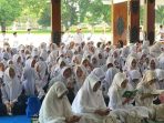 Ratusan pelajar Pacitan antusias mengikuti peluncuran program Sekolah Sak Ngajine (SSN) di Pendopo Kabupaten.