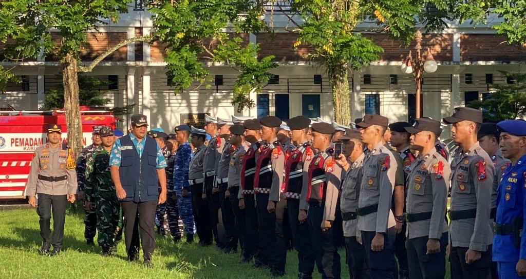 Personel Polres Pacitan melakukan koordinasi persiapan Operasi Ketupat Semeru 2026.