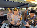 Kapolres Pacitan AKBP Ayub Diponegoro Azhar memberikan keterangan pers mengenai pengamanan destinasi wisata Lebaran 2026.
