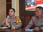 Kapolres Pacitan AKBP Ayub Diponegoro Azhar memberikan keterangan pers terkait insiden Arjowinangun.