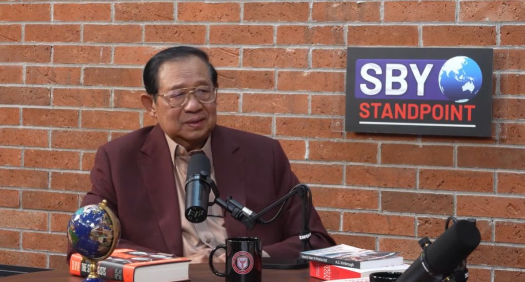 Presiden Republik Indonesia ke-6, Susilo Bambang Yudhoyono (SBY) saat berbincang dalam SBY Standpoint di kanal Yotuube SBY.