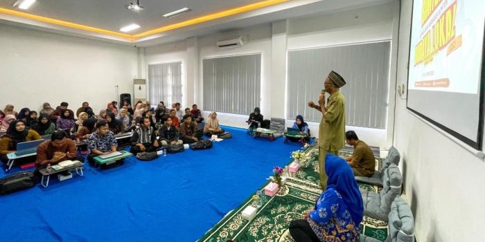 Peserta Bimtek Kepenulisan Budaya Lokal di Dinas Perpustakaan dan Kearsipan Kabupaten Pacitan