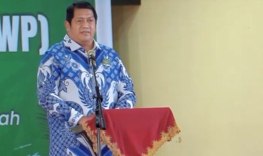 Wakil Bupati Pacitan Gagarin Sumrambah memberikan sambutan di acara Halalbihalal PWP Malang Raya.