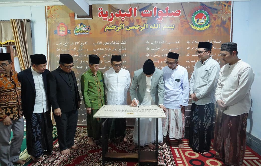 Menteri Agama Nasaruddin Umar saat meresmikan Institut Agama Islam Attarmasi di Pondok Pesantren Tremas Pacitan.