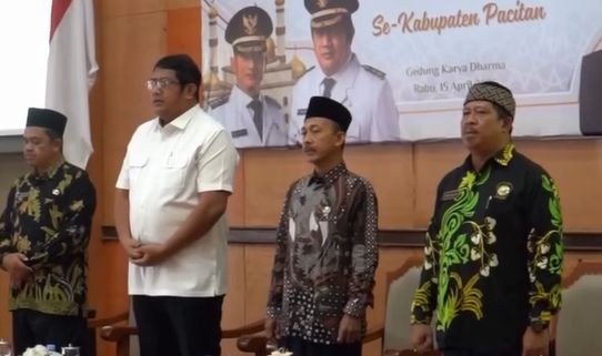 Wakil Bupati Pacitan Gagarin memberikan sambutan di acara FGD Forum Guru Madrasah Mandiri Pacitan.