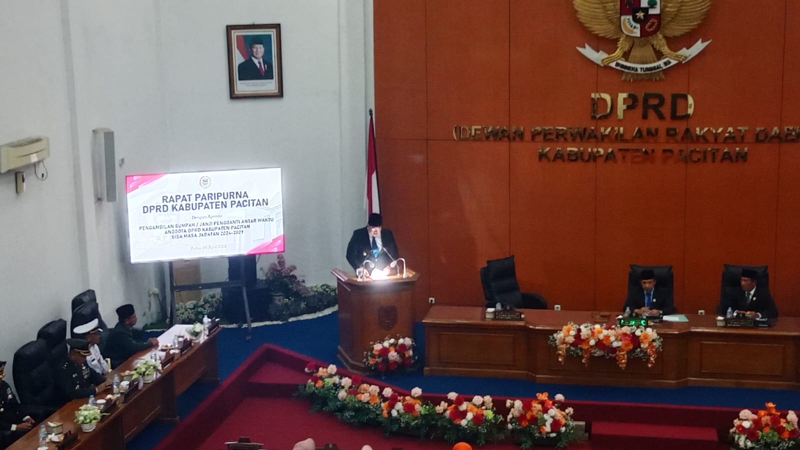 Wakil Bupati Pacitan Gagarin saat memberikan sambutan di Pelantikan PAW DPRD Pacitan.