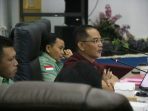 Ketua Komisi II DPRD Pacitan Rudi Handoko saat memberikan keterangan terkait peringatan Hardiknas 2026.