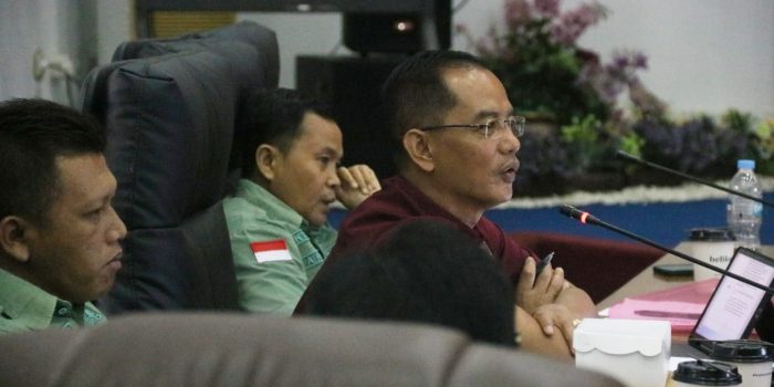 Ketua Komisi II DPRD Pacitan Rudi Handoko saat memberikan keterangan terkait peringatan Hardiknas 2026.
