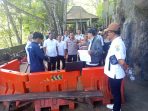Kepala BPN Pacitan Yuli Priyo Pangarsa mengumumkan pembatalan sertifikat tanah di kawasan wisata Goa Gong.