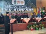 Wakil Bupati Pacitan Gagarin Sumrambah membuka Kejurkab Pencak Silat Pacitan 2026.