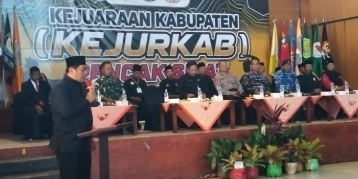 Wakil Bupati Pacitan Gagarin Sumrambah membuka Kejurkab Pencak Silat Pacitan 2026.