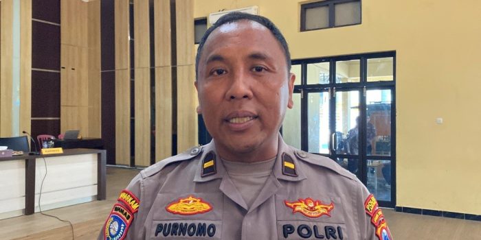 Ipda Purnomo Kanitbinpolmas Polres Lamongan memberikan keterangan pers terkait pemulihan ODGJ Pacitan.