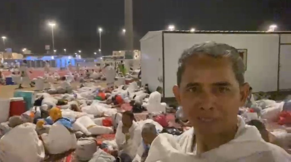 Rombongan Jemaah Haji Pacitan Mabit di Muzdalifah 2026 Jemaah haji Pacitan Kloter SUB 25 saat melaksanakan mabit di Muzdalifah pada pelaksanaan ibadah haji 2026.