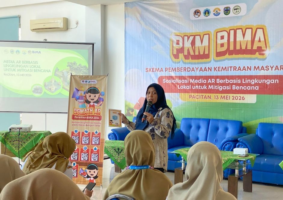 Pelatihan Augmented Reality bagi Guru IPA SMP di AKN Pacitan.