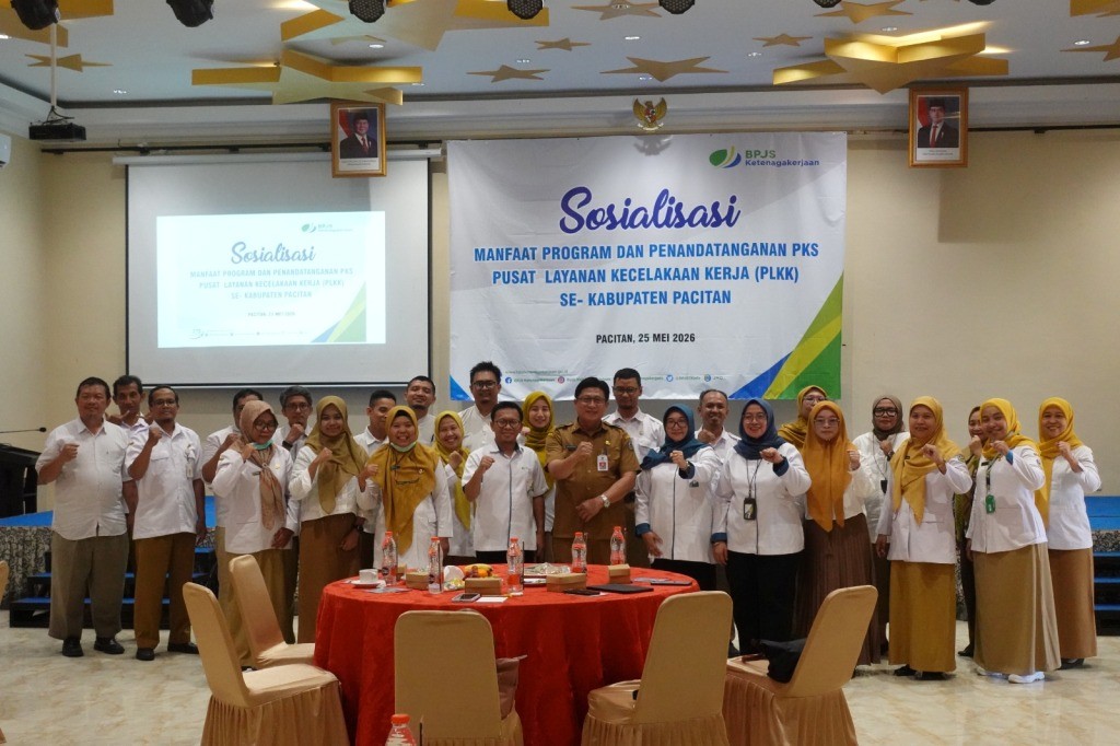 Penandatanganan kerja sama JKK antara BPJS Ketenagakerjaan dan Puskesmas se-Kabupaten Pacitan di Gedung Golden Star.