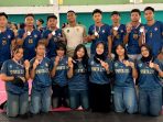 Ekspresi kegembiraan atlet putra dan putri Kabaddi Pacitan saat memegang medali perak dan perunggu di podium Kejurprov Jatim 2026.
