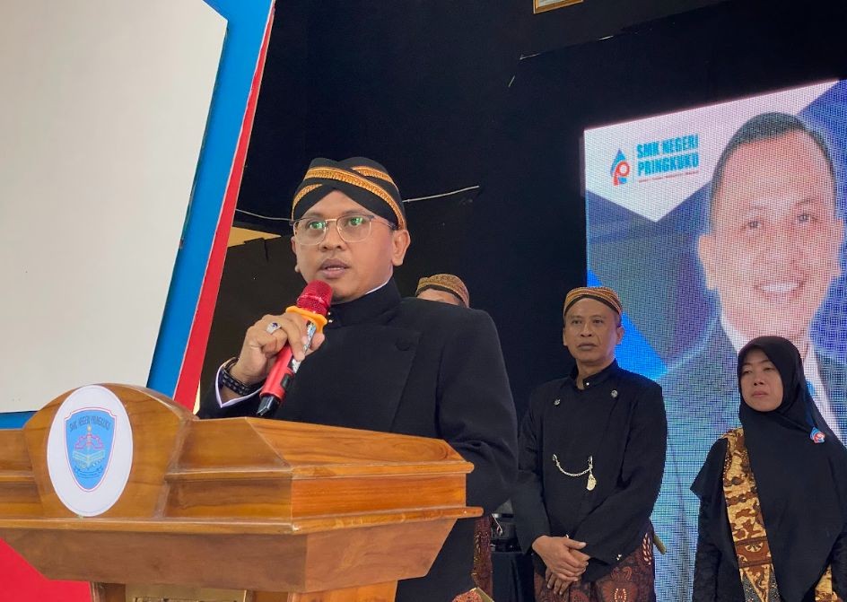 Kepala SMKN Pringkuku Pacitan Indra Prastowo memberikan sambutan tentang konsep pendidikan Laboratorium Semesta.