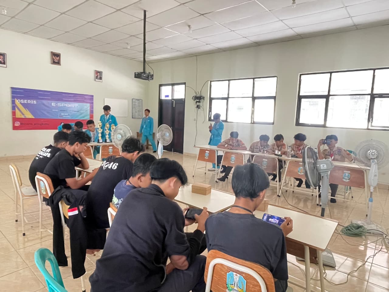 Turnamen esport Mobile Legends di SMKN Pringkuku Pacitan dalam rangka Dies Natalis ke-15.