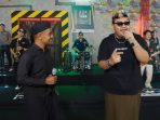 Akip Pahala, kreator konten asal Pacitan, saat sesi wawancara mengenai visinya memperkenalkan komedi lokal ke tingkat nasional.